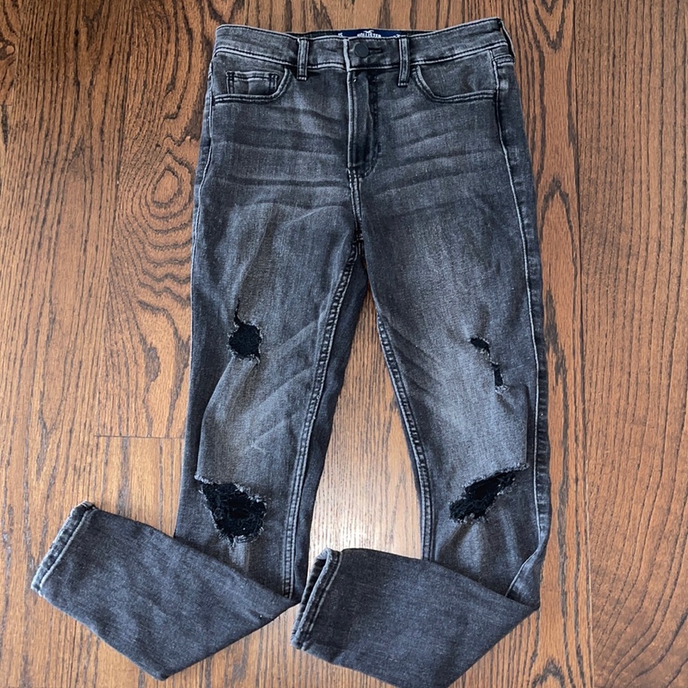 Hollister Dark Grey Highwaisted Ripped Jeans (1 Short)